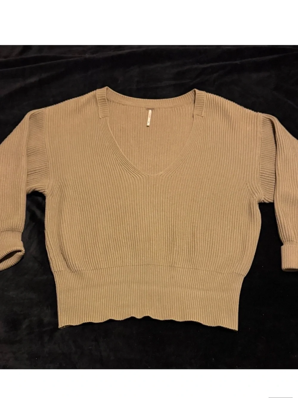 Free People ALLURE COTTON V-Neck Ribbed Pullover in Camel